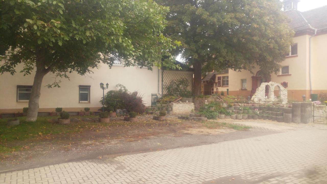 Historische Schule Ferienwohnung Pauline I&II Stobnitz Exterior foto